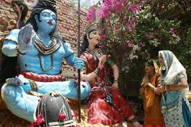 Why do Hindus Worship of Idols? Don't They Believe that the Creator is Formless? Is idol worship a Sin? Does Veda Support Idol Worshiping?