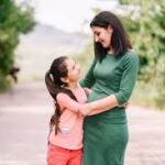 How parents should make their daughters aware of periods?