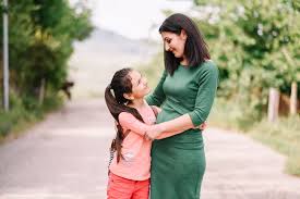 How parents should make their daughters aware of periods?